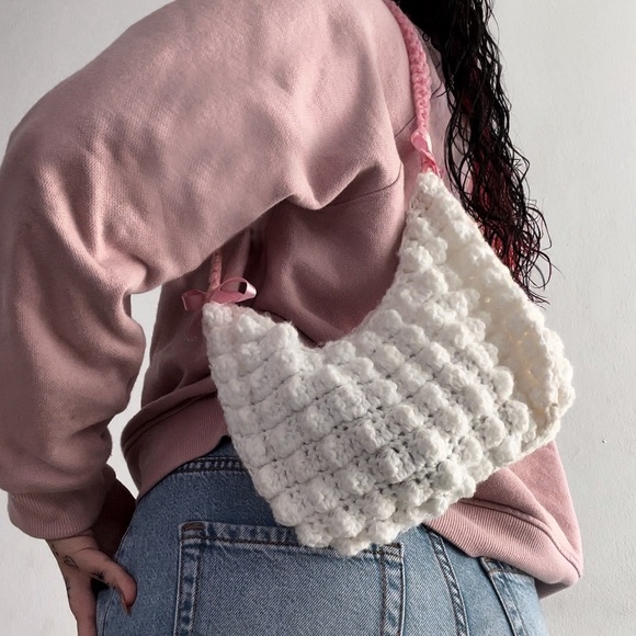 crochet coquette shoulder bag 🎀 - Picture 4 of 6